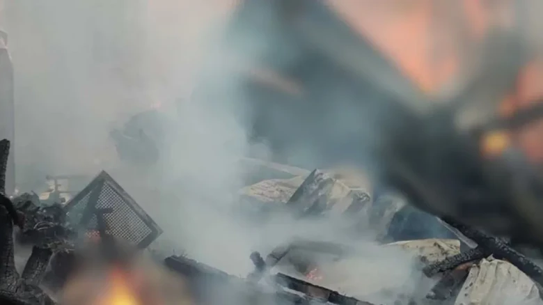 বান্দরবানে ভয়াবহ অগ্নিকাণ্ড: পুড়ে ছাই ৬টি বসতঘর ও দোকান