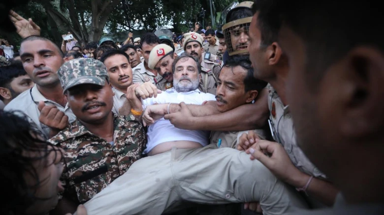 আটকের পর রাহুলের ৫ দফা দাবি: শিক্ষামন্ত্রীর পদত্যাগ ও সংসদে আলোচনার ডাক
