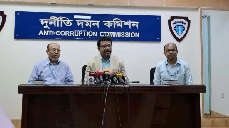 বেনজীরের কারামুক্তির 'আনুষ্ঠানিক তথ্য' নেই দুদকের কাছে, দাবি গাফিলতি ছিল না